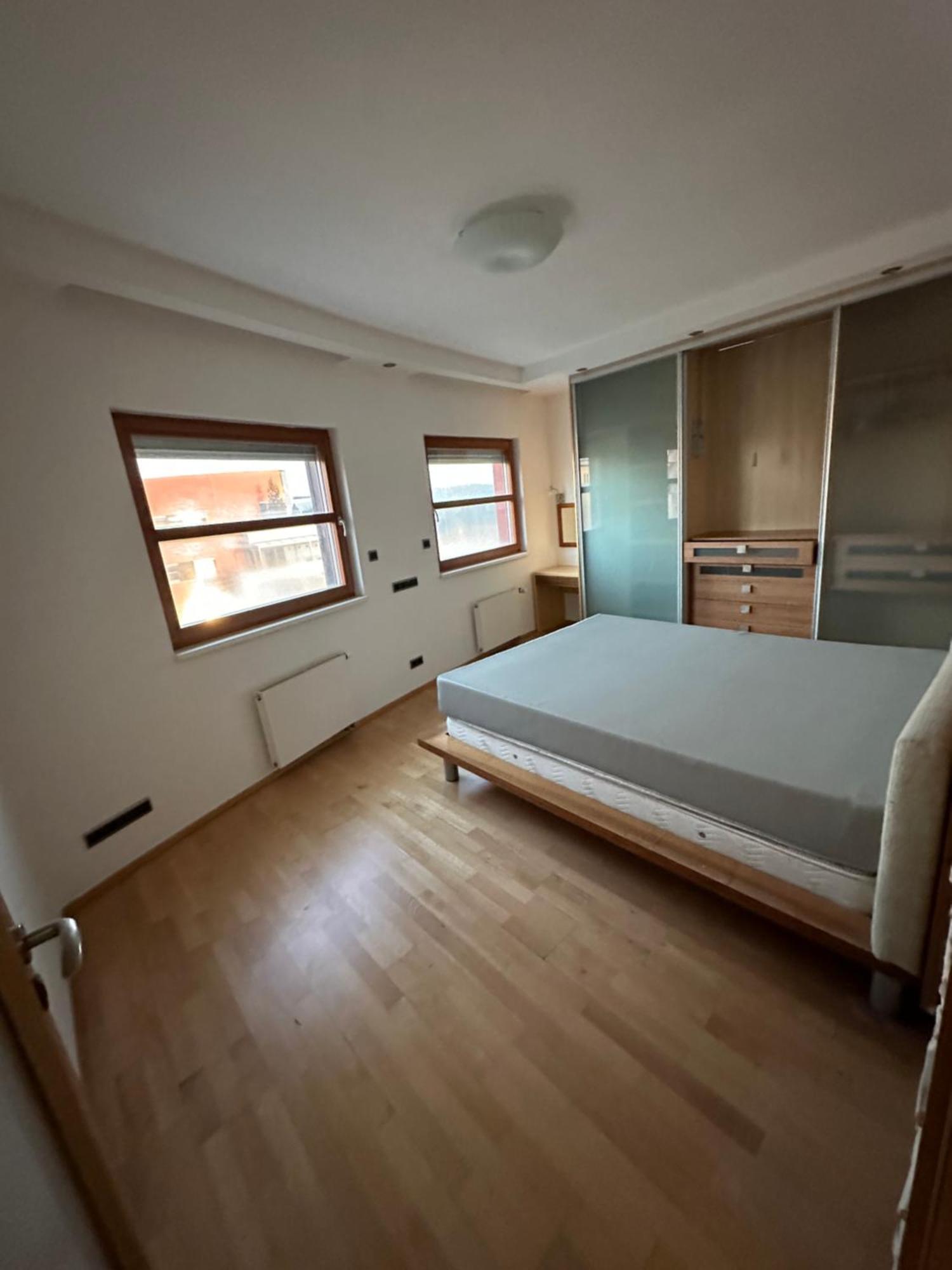 Appartamento Prostorny Stresni Byt S Terasou Praga